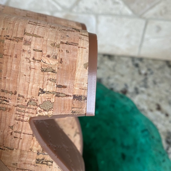 Like New! Johnston & Murphy Angie Taupe Snakeskin Leather Mules Size 6 - Picture 8 of 15